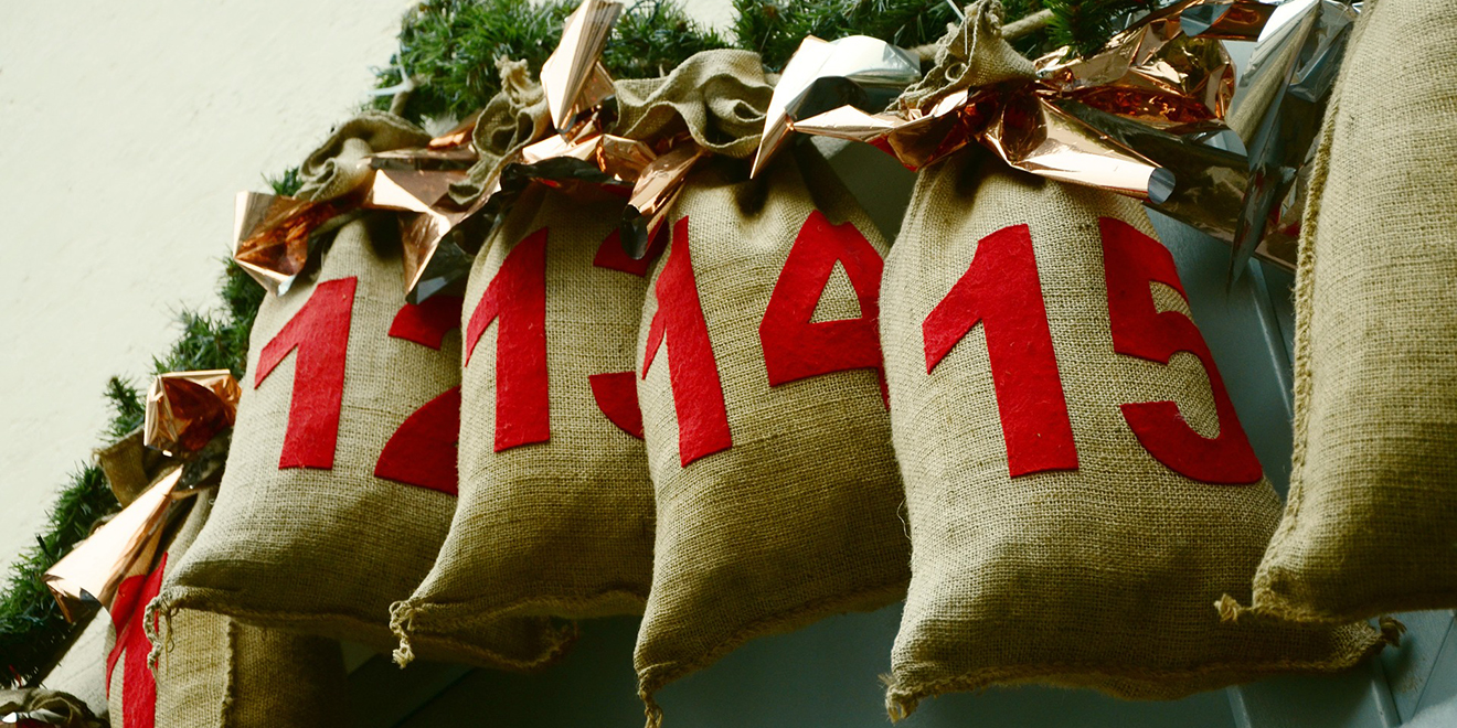 Weihnachten, Advent, Adventszeit, Adventskranz, Weihnachtsbaum, Nikolaus, Kerzen, Weihnachtsgeschenke, Weihnachtszeit, Advent feiern, Bräuche Advent, Bräuche zu Weihnachten, Geschichte Advent