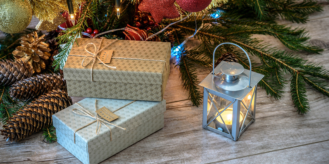 Weihnachten, Advent, Adventszeit, Adventskranz, Weihnachtsbaum, Nikolaus, Kerzen, Weihnachtsgeschenke, Weihnachtszeit, Advent feiern, Bräuche Advent, Bräuche zu Weihnachten, Geschichte Advent