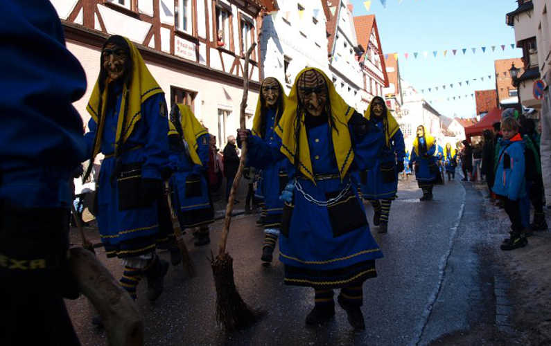 Besonders sehenswert: Narrenumzüge an der Fastnacht.
