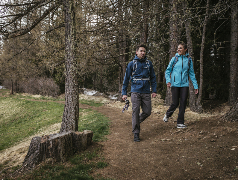Wandern, Sport and er frischen Luft, wie viel Sport in der Woche ist gut für die Gesundheit 