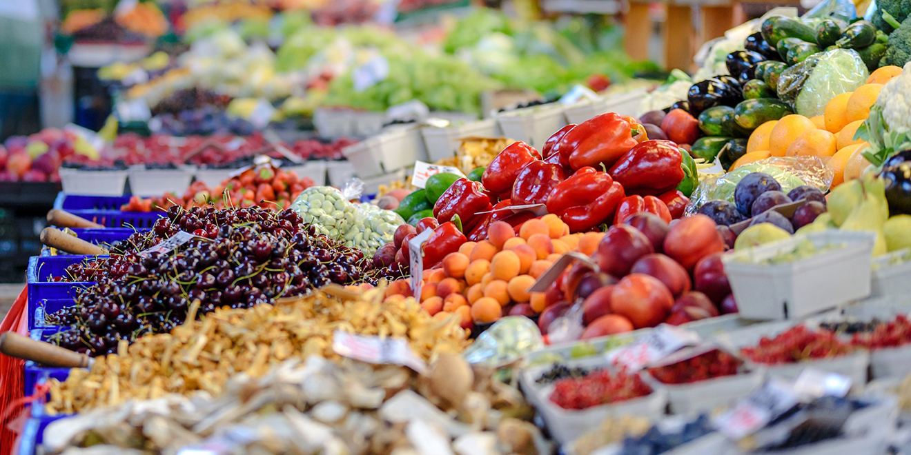 Regionale Superfoods, Superfoods, heimische Superfoods, Chia, Quinoa, regionale Lebensmittel, Acai, Goji-Beeren, Weizengras, Acerola, Superfood Varianten, Wochenmarkt
