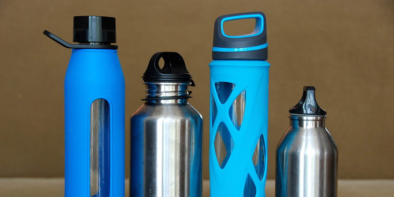 Wasser, H2O, mehr Wasser trinken, Fluessigkeitshaushalt, Wasserhaushalt, Wasseraufnahmen, Wasser trinken, Wasserzufuhr, Wasserflaschen