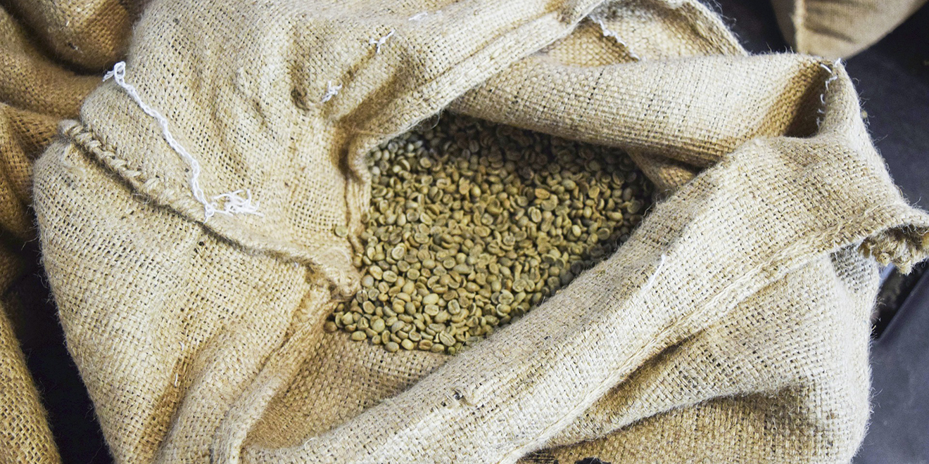 Kaffee, Tag des Kaffees, Kaffee trinken, Kaffee um die ganze Welt, Kaffee Anbau, Kaffee Ernte, Kaffee Zubereitung, Kaffee Spezialitäten, Kaffee Produktion, Kaffee Länder, Kaffeebohnen, Kaffee rösten