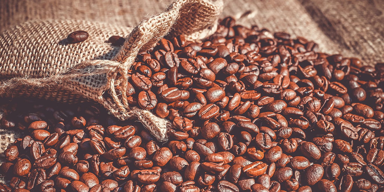 Kaffee, Tag des Kaffees, Kaffee trinken, Kaffee um die ganze Welt, Kaffee Anbau, Kaffee Ernte, Kaffee Zubereitung, Kaffee Spezialitäten, Kaffee Produktion, Kaffee Länder, Kaffeebohnen, Kaffee rösten