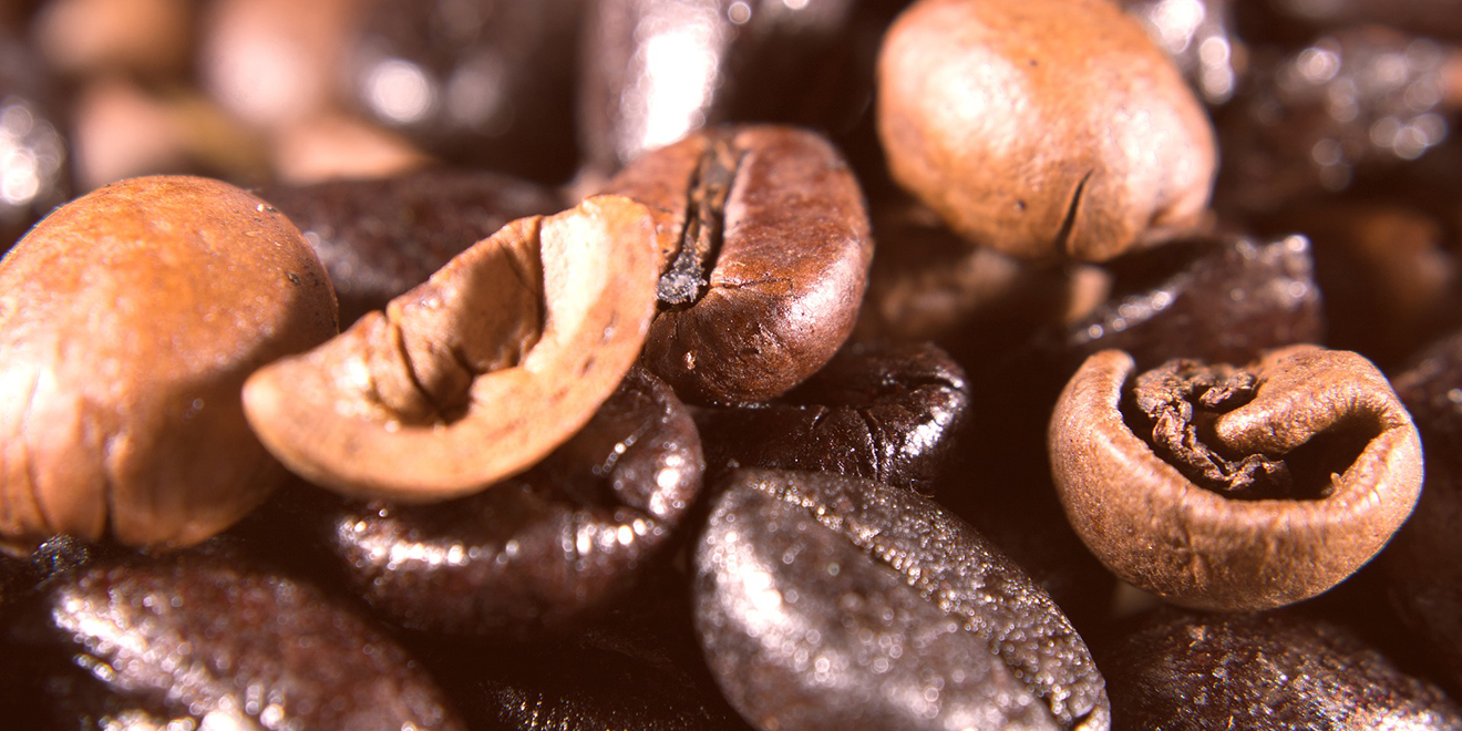 Kaffee, Tag des Kaffees, Kaffee trinken, Kaffee um die ganze Welt, Kaffee Anbau, Kaffee Ernte, Kaffee Zubereitung, Kaffee Spezialitäten, Kaffee Produktion, Kaffee Länder, Kaffeebohnen, Kaffee rösten