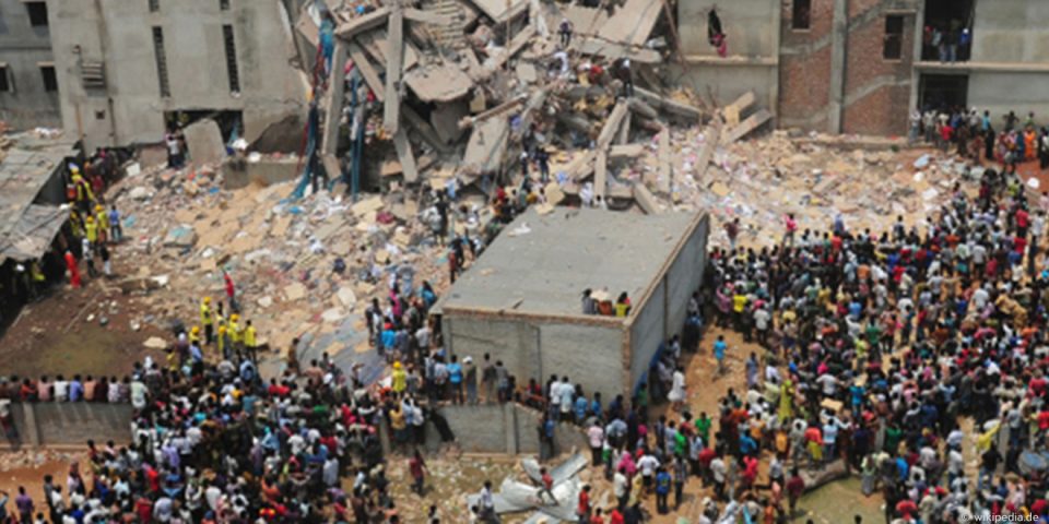 Die Auswirkungen der Fast Fashion ist der Einsturz der Textilfabrik in Bangladesh 2013.