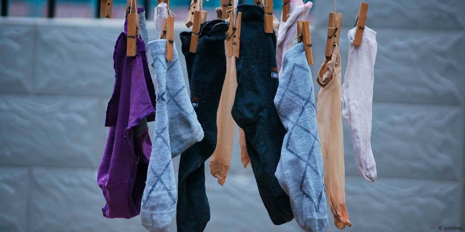 Richtig Waschen, Kleidung und Umwelt schonen, Energie und Wasser sparen, Waschen, Tricks, Tipps, Waschmaschine, Wäsche, Kleidung, Richtig, Pflege, Umwelt, Socken, Schonend, Weichspüler, Waschmittel, Weichspüler