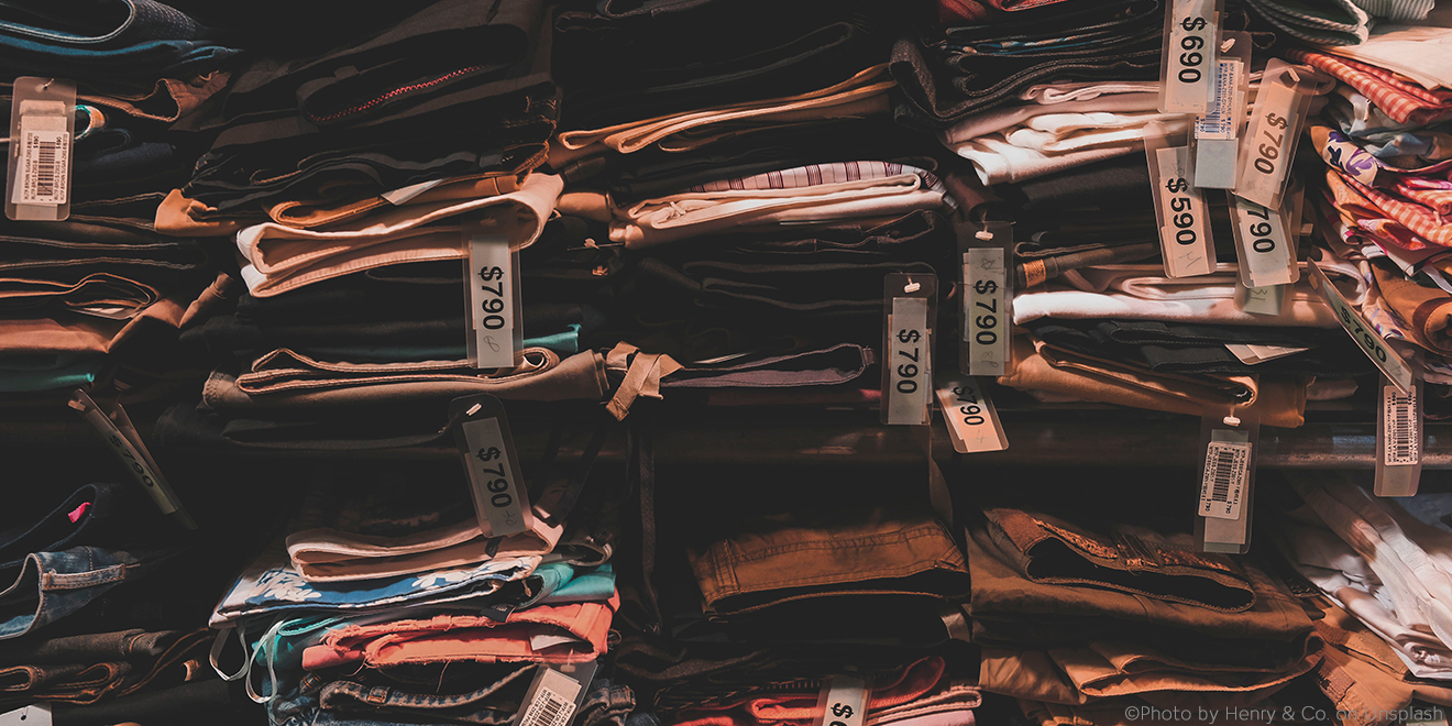 Viele Hosen mit hohem Preis