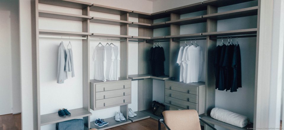 Je größer der Kleiderschrank, desto größer das Verlangen, ihn zu füllen.