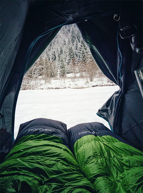 Camping bei Schnee und Kälte.