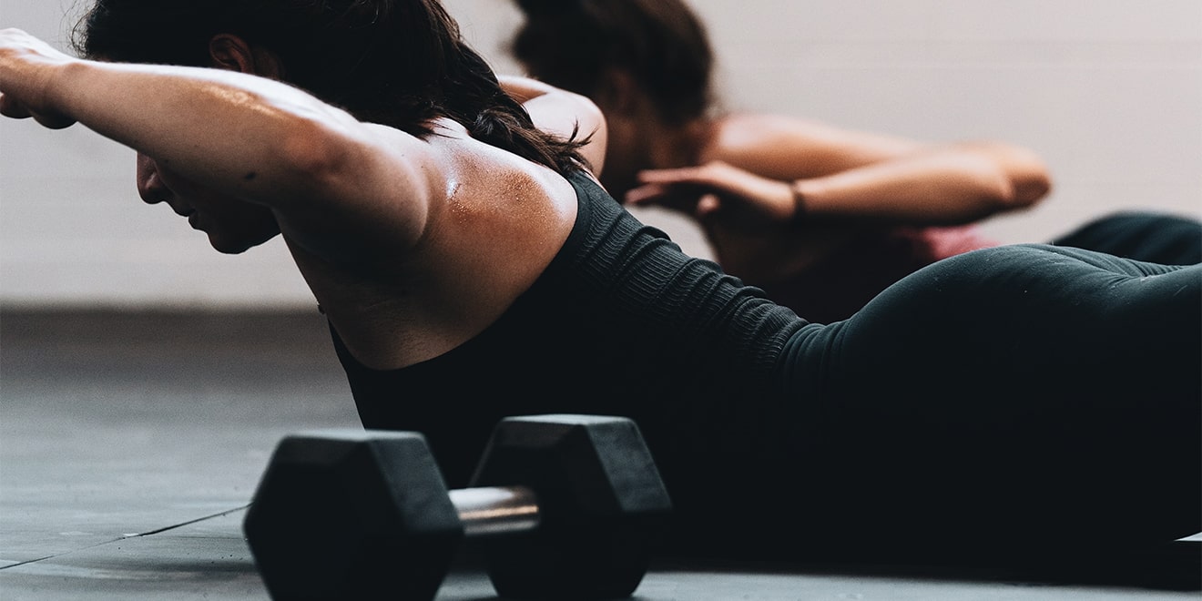 Detox Yoga ist wahnsinnig effektiv mittels zielgerichteter Yoga-Übungen im Bereich des unteren Rückens. 
