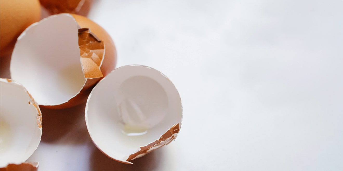 Eierschalen sind ideal im als Gefäß für neue Kerzen verwendet zu werden.