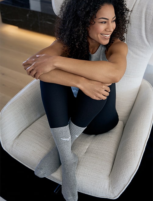 Gegen kalte Füße hohe bzw. lange Socken tragen. 
