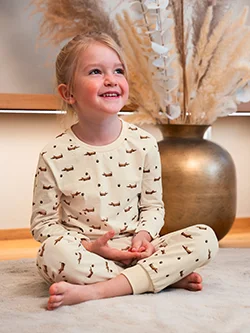 Pyjama mit Dackelmuster Natur
